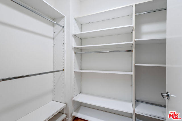 13600 Marina Pointe Drive, Marina del Rey CA: https://media.crmls.org/mediaz/d0be0788-d075-48ef-9593-3bd8640d35f5.jpg