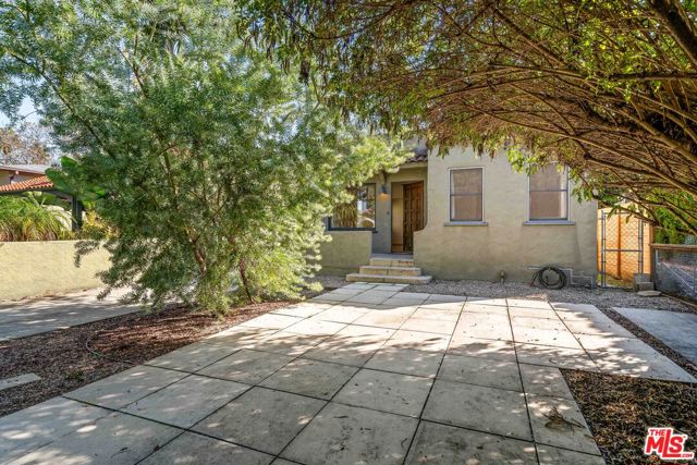 3000 Finch Street, Los Angeles CA: https://media.crmls.org/mediaz/d0bf0c1d-4429-40c2-95d8-0cf953983f52.jpg