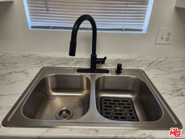 165 N Hamilton Avenue, Hemet CA: https://media.crmls.org/mediaz/d0bf63a5-4f8c-4fa1-a592-e7aa5c9c78db.jpg