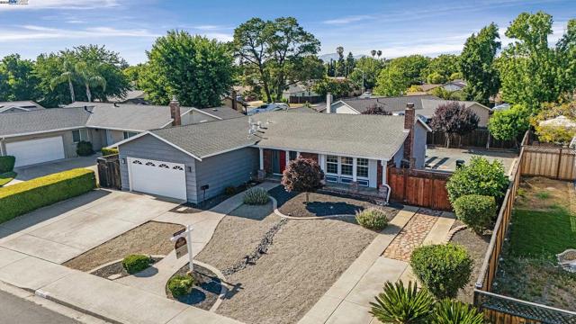 394 Encino, Livermore CA: https://media.crmls.org/mediaz/d0c00276-11df-4b17-b95a-574318609d67.jpg