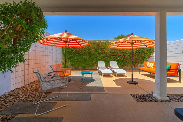 519 Desert Lakes Drive, Palm Springs CA: https://media.crmls.org/mediaz/d0c00c84-61b5-45d2-b9a2-14606b554993.jpg