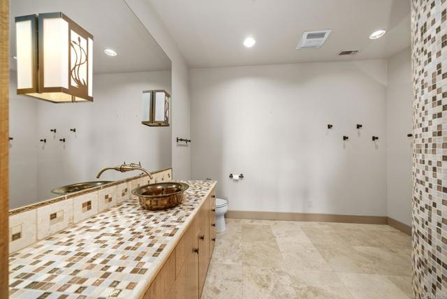 Image 46 of 75 For 14949 Presilla Dr