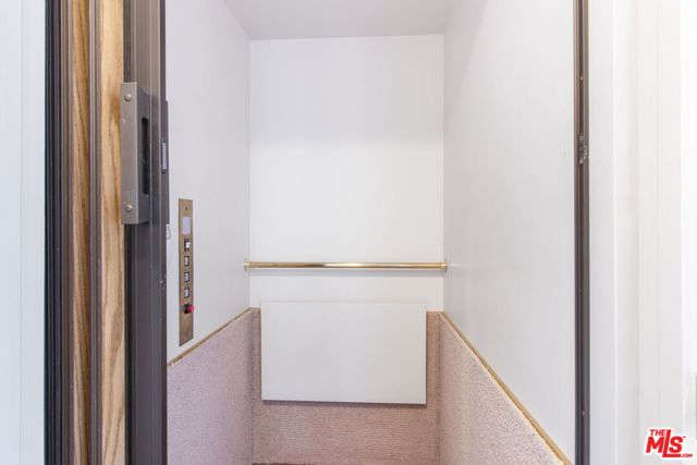 905 Berkeley Street, Santa Monica CA: https://media.crmls.org/mediaz/d0c078ec-6f41-4cd1-8dd5-6ae7e6defad9.jpg