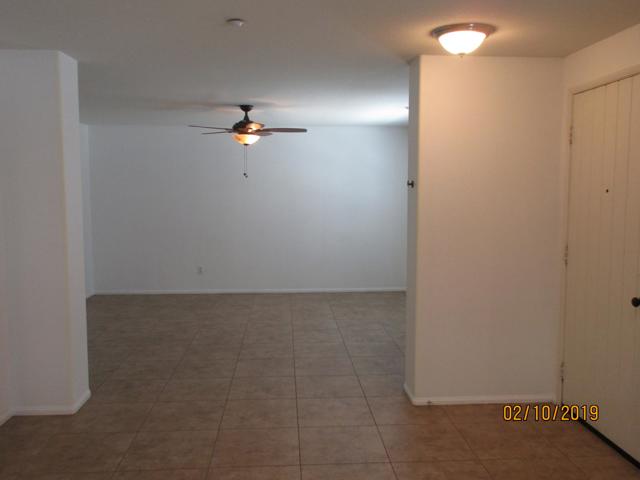 220 Paseo Bravo, Palm Desert CA: https://media.crmls.org/mediaz/d0c0e72c-53fb-429d-a996-616127472f3f.jpg