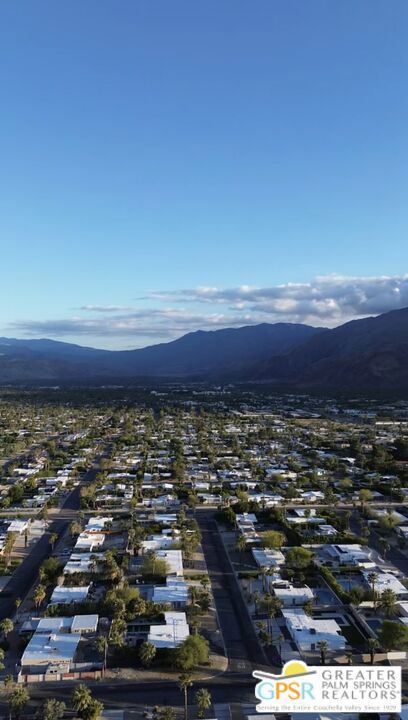 372 E Molino Road, Palm Springs CA: https://media.crmls.org/mediaz/d0c10815-b1e3-4f9d-94ac-9fb48953d9e8.jpg