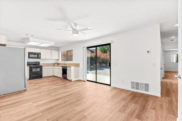 53125 Avenida Herrera, La Quinta CA: https://media.crmls.org/mediaz/d0c1a354-fa69-451b-98cb-1a993d6da524.jpg