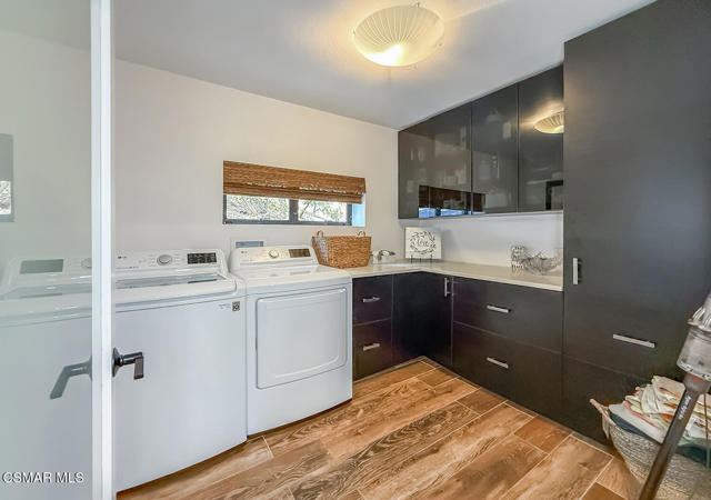 123 Lake Sherwood Drive, Lake Sherwood CA: https://media.crmls.org/mediaz/d0c2834e-f21c-47c9-9f0f-0401825a4cf6.jpg