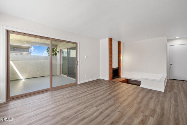 3107 Harbor Boulevard, Oxnard CA: https://media.crmls.org/mediaz/d0c33a5f-9a44-4a84-9b5b-d47486c91c57.jpg