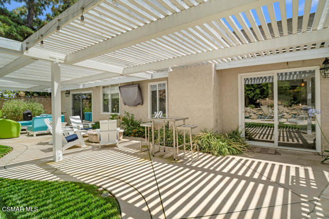 4953 Kilburn Court, Oak Park CA: https://media.crmls.org/mediaz/d0c33b41-38ab-4568-9d94-62e5bfeedf89.jpg