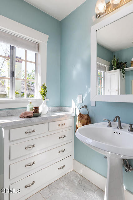 Detail Gallery Image 20 of 44 For 3600 Buena Vista Ave, Glendale,  CA 91208 - 3 Beds | 2/1 Baths