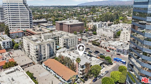 1209 Amherst Avenue, Los Angeles CA: https://media.crmls.org/mediaz/d0c47d23-60c4-40c7-83a1-6411f5b07524.jpg