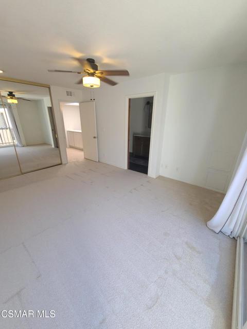 933 21st Street, Santa Monica CA: https://media.crmls.org/mediaz/d0c71899-9f8c-4243-9995-3938cce7513e.jpg