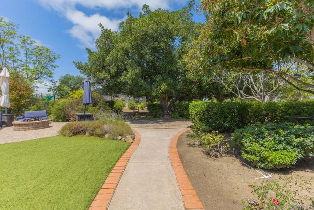 3445 Lomas Serenas Dr, Escondido CA: https://media.crmls.org/mediaz/d0c7f72d-76e4-42b2-8756-1a18393471e2.jpg