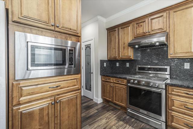 690 Persian Drive, Sunnyvale CA: https://media.crmls.org/mediaz/d0c8290c-992e-468d-b4a3-72bf3e0ccd3e.jpg