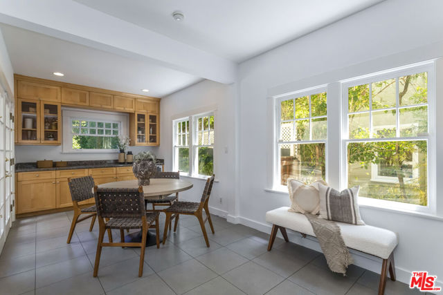 1622 N Orange Grove Avenue, Los Angeles CA: https://media.crmls.org/mediaz/d0c848ca-07c6-4c73-b617-39c8700e86a2.jpg