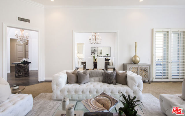 10108 Empyrean Way, Los Angeles CA: https://media.crmls.org/mediaz/d0c8d684-6ece-4dd4-a3a0-2f08be8f7d14.jpg