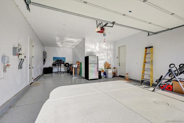 16231 Sunny Summit Dr, San Diego CA: https://media.crmls.org/mediaz/d0c8e2cf-96a2-42cc-8009-ce8adf1cefd8.jpg