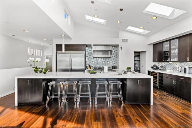 3705 Haines St, San Diego CA: https://media.crmls.org/mediaz/d0c9027b-5731-45d4-8461-0cb4841f948c.jpg