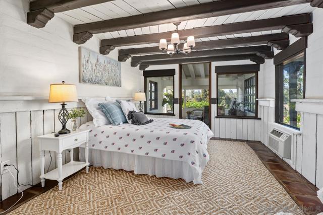 17507 Los Morros, Rancho Santa Fe CA: https://media.crmls.org/mediaz/d0c99194-10d0-4078-a204-c03ede70972f.jpg