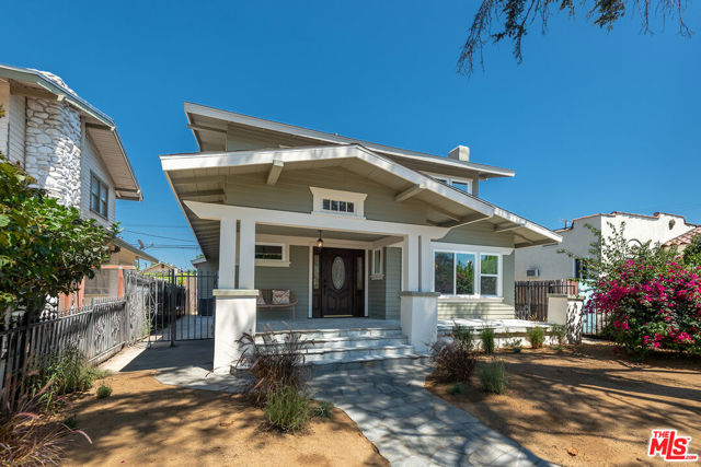 3816 S Harvard Boulevard, Los Angeles CA: https://media.crmls.org/mediaz/d0ca1b94-3a77-4a78-a834-3d65edba33cc.jpg
