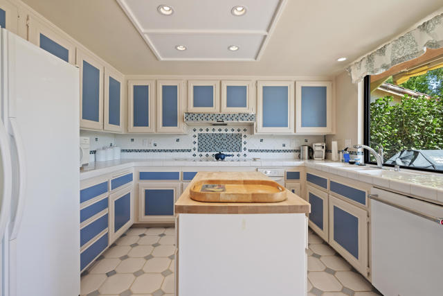 213 Calle Del Verano, Palm Desert, CA 92260