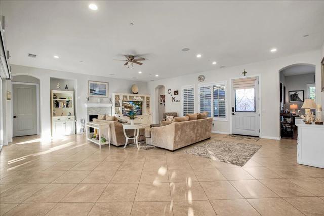 Image 5 of 65 For 57755 Barristo Circle