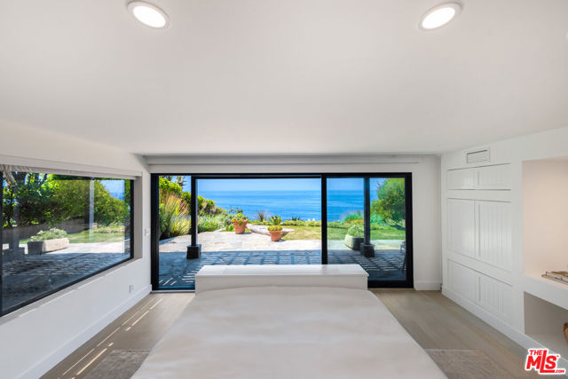 7089 Birdview Avenue, Malibu CA: https://media.crmls.org/mediaz/d0cc9a7d-9700-43f9-ba53-15718db0725a.jpg