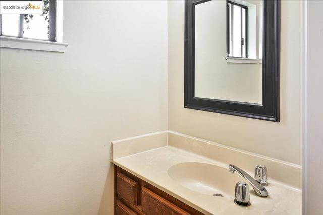 1610 Lawrence Rd, Danville CA: https://media.crmls.org/mediaz/d0cd1961-6cb9-454a-a1e5-82a3485a9a09.jpg
