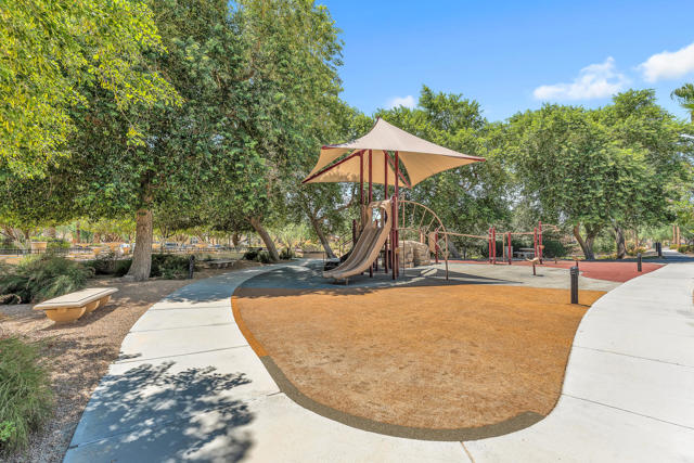 232 Paseo Gusto, Palm Desert CA: https://media.crmls.org/mediaz/d0cd76b5-effb-4e23-8cd5-6209f569bad5.jpg