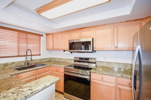 2170 Alpine Glen Pl., Alpine CA: https://media.crmls.org/mediaz/d0ce30e6-c9ce-4797-ac03-ade8204315c3.jpg