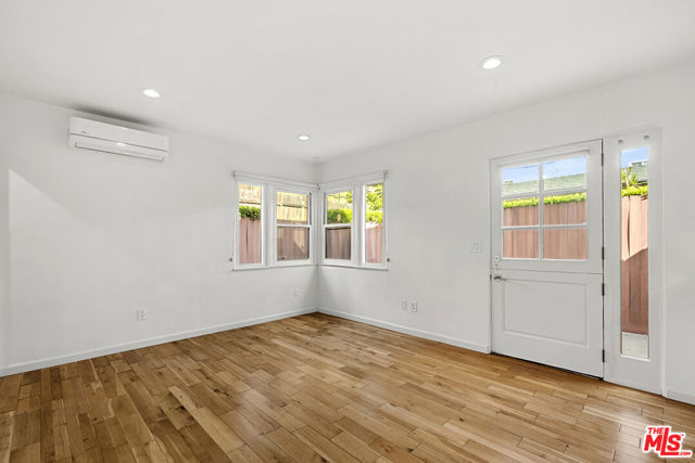 838 Hilldale, West Hollywood CA: https://media.crmls.org/mediaz/d0d006c0-f7a3-4c43-8457-1e5d4203f0d3.jpg