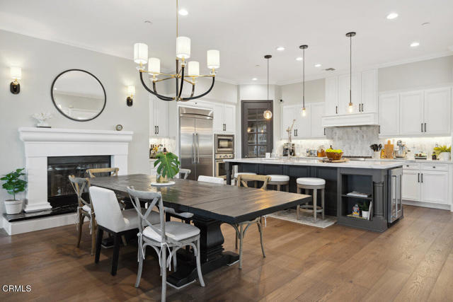 4111 Adriatic Street, Oxnard CA: https://media.crmls.org/mediaz/d0d0332b-85ab-4d71-823f-e21fda308d25.jpg