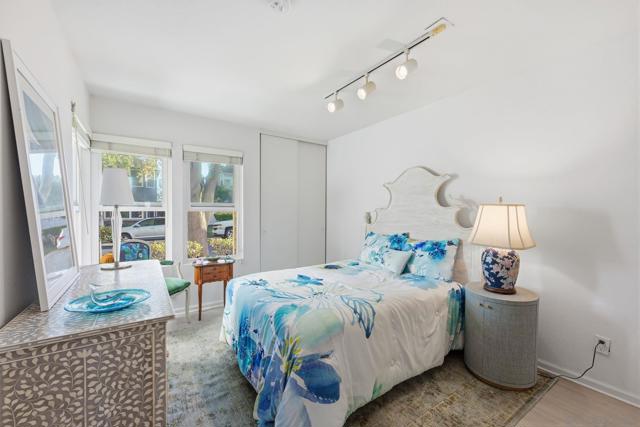 3626 Lorimer Ln, Encinitas CA: https://media.crmls.org/mediaz/d0d0378d-7d1f-4227-a95c-7bc62c7d99f2.jpg