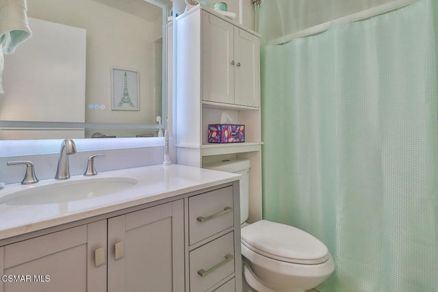 5429 Newcastle Avenue, Encino CA: https://media.crmls.org/mediaz/d0d04ecc-9ab9-4572-96ab-4db26e693f13.jpg