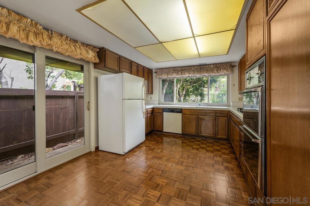 10575 Canyon Lake Dr - photo 9