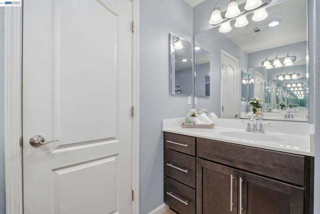 Image 26 of 47 For 102 Fanuncio Ln