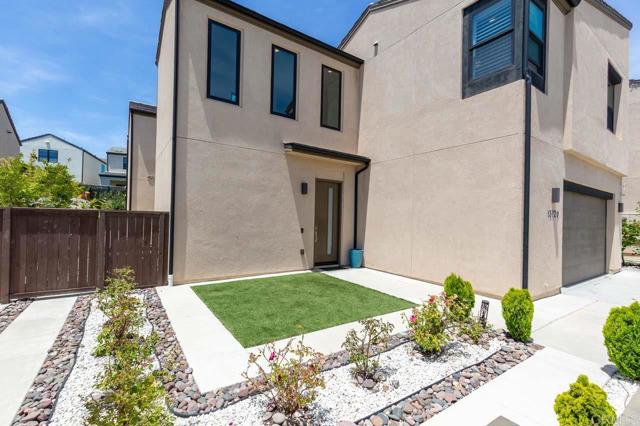 13720 Solana Crest Trl, Carmel Valley CA: https://media.crmls.org/mediaz/d0d1cf6e-77c5-4d05-9d7d-dde4bcc960b3.jpg