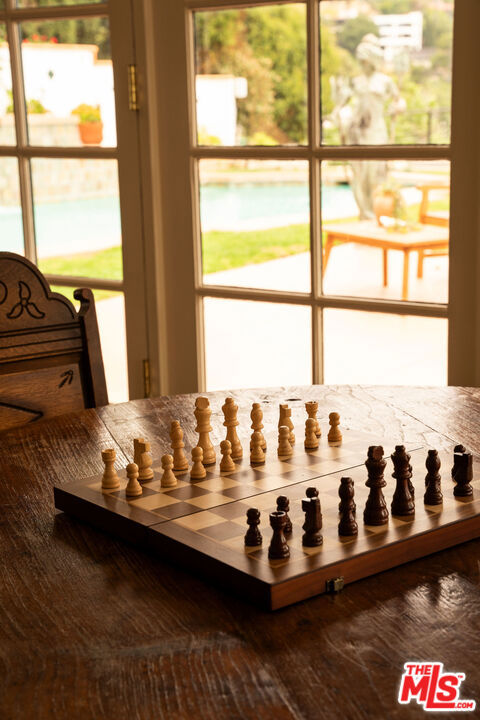 https://media.crmls.org/mediaz/d0d34620-88f0-42ea-b404-98b12f4d0caa.jpg?preset=X-Large