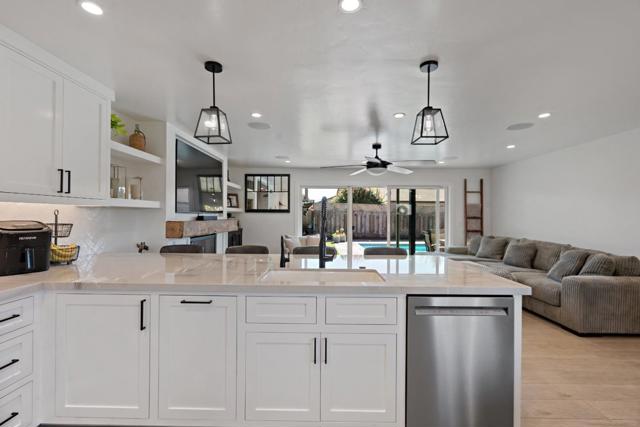 1231 Westward Drive, Hollister CA: https://media.crmls.org/mediaz/d0d3b18b-4b32-4375-b2ea-669c0967e173.jpg