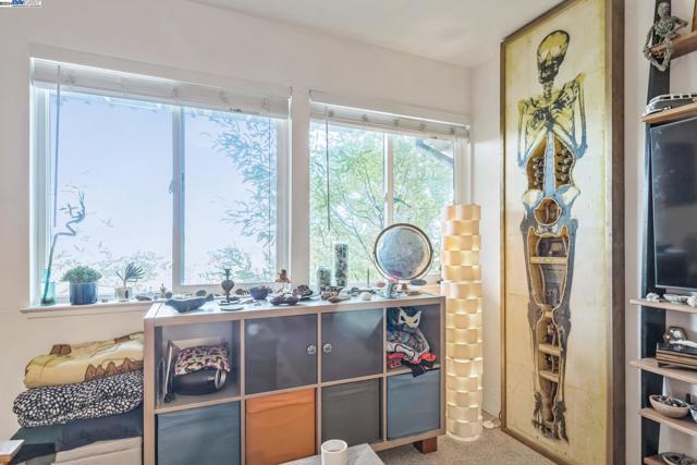 Image 27 of 39 For 15 Encina Pl