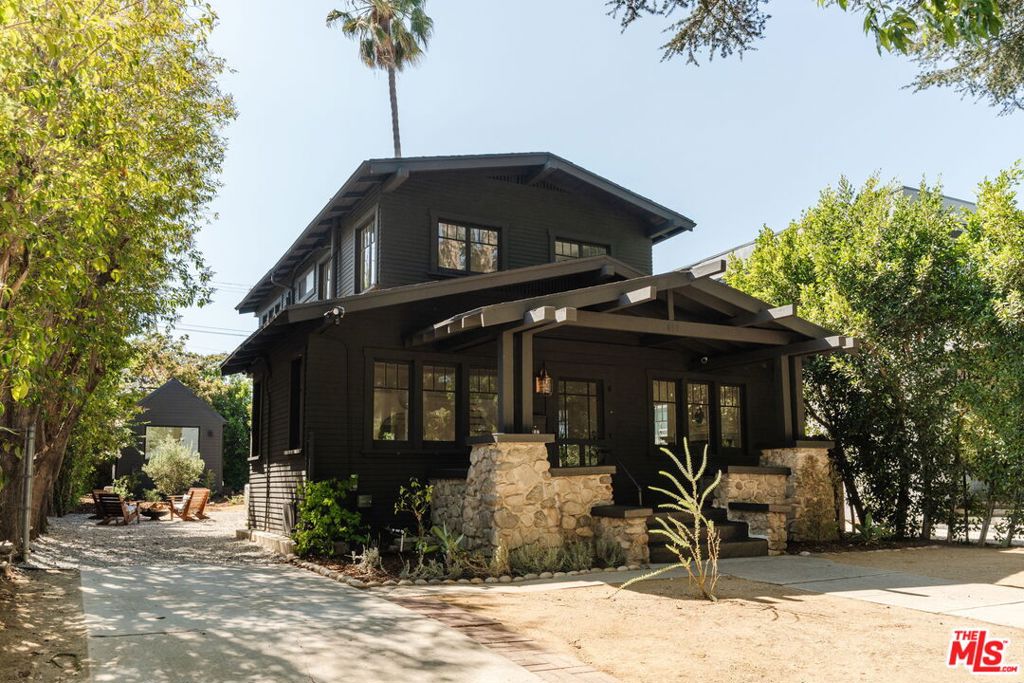 637 N Mariposa Avenue