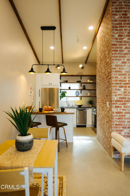 Detail Gallery Image 9 of 18 For 187 W Park Row Ave #102,  Ventura,  CA 93001 - 2 Beds | 1 Baths