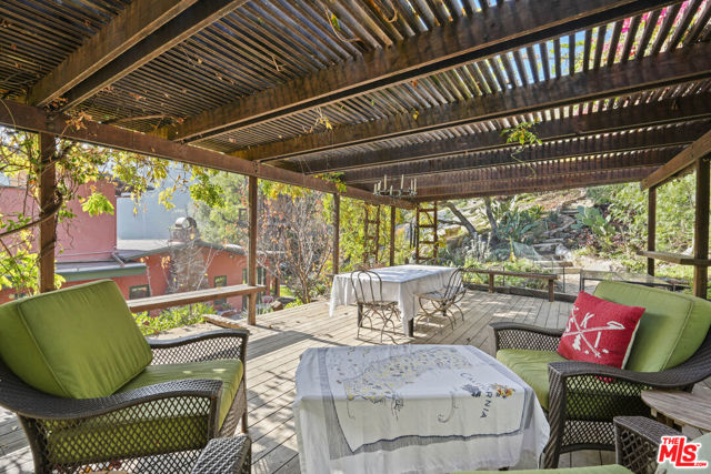 809 Basin Drive, Topanga CA: https://media.crmls.org/mediaz/d0d55f70-4169-42cc-9e62-778f06ad53fc.jpg