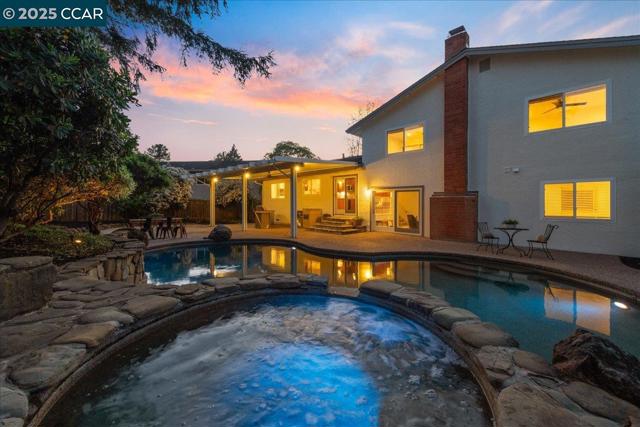 2551 Toltec Cir, San Ramon CA: https://media.crmls.org/mediaz/d0d6c867-9383-4f8d-80c1-034960e9211f.jpg