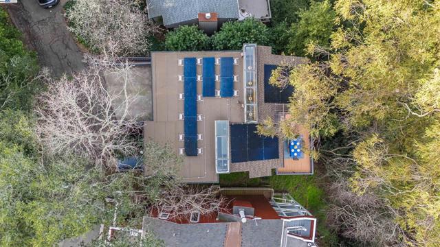 6425 Zinn Dr, Oakland CA: https://media.crmls.org/mediaz/d0d755e7-0482-4319-8ace-597f1dc70a09.jpg