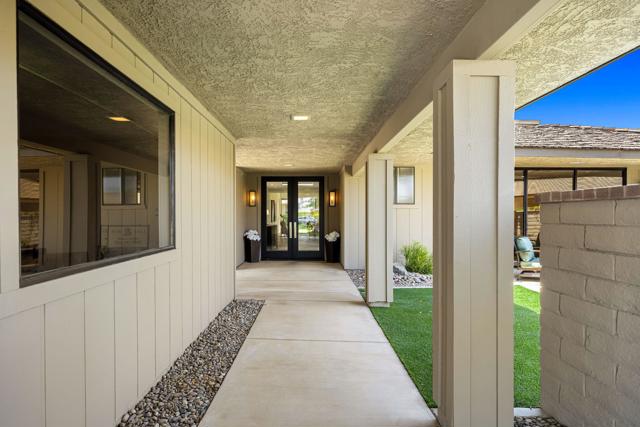 6 Amherst Court, Rancho Mirage CA: https://media.crmls.org/mediaz/d0d7da5b-415a-4475-8f24-67b60aedc959.jpg