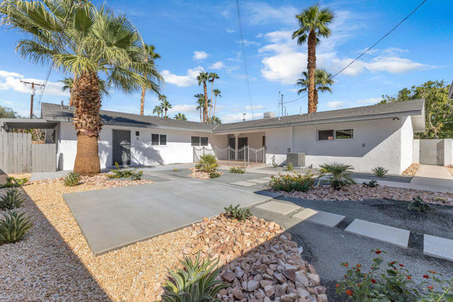 44635 San Carlos Avenue, Palm Desert CA: https://media.crmls.org/mediaz/d0d89bc7-c907-45f3-9483-502d0561cd0a.jpg
