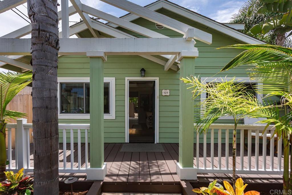 121 CADMUS St.