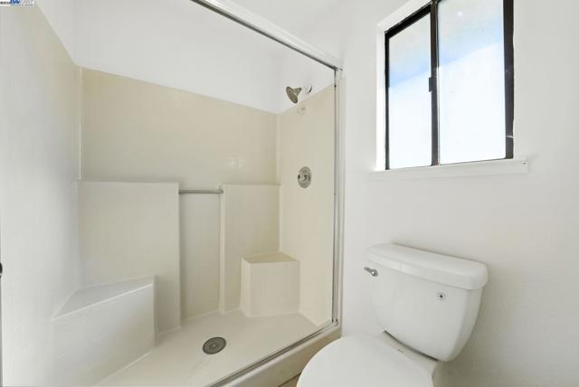 2524 Brazil Ct, Antioch CA: https://media.crmls.org/mediaz/d0db093b-cef6-4347-ac6a-48445d8f80b4.jpg