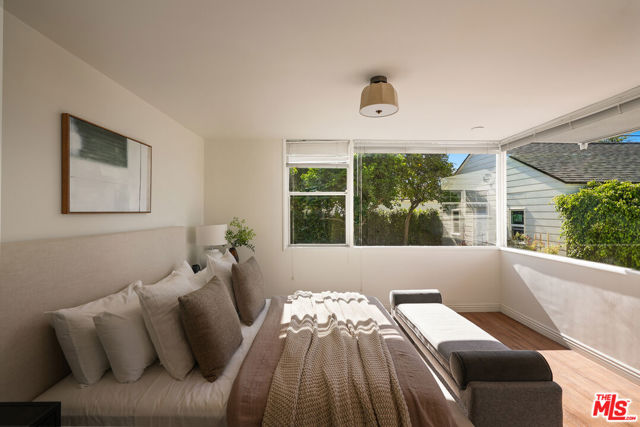 3860 Hepburn Avenue, Los Angeles CA: https://media.crmls.org/mediaz/d0db51c5-77e6-4959-9802-1b744db2a631.jpg